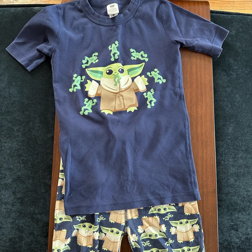 Hanna Andersson Navy Pajama Set with Green Character
